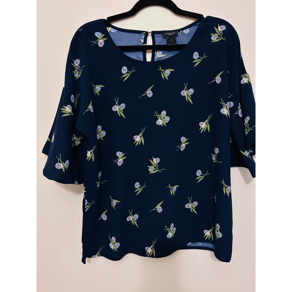 Ann Taylor Factory Floral Blouse Womens Medium Navy Blue Excellent Bell Sleeve
